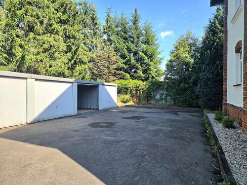 Garagen - Mehrfamilienhaus, Wohnhaus mit 227,33 m&sup2; in Niederwiesa zum Kaufen