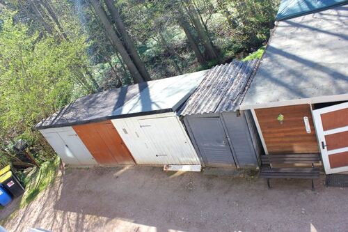 Schuppen für Mieter - Mehrfamilienhaus, Wohnhaus mit 660,00 m² in Claußnitz zum Kaufen