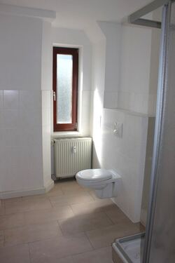 Bad - 2-R-WHG Haus 2 DG rechts - 