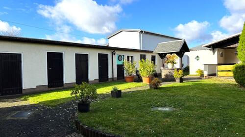 Garten mit Nebengelaß - 