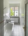 Tageslichtbad mit Badewanne - 