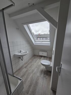1. Bad mit Dusche - 