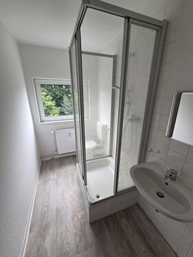 2. Bad mit Dusche - 