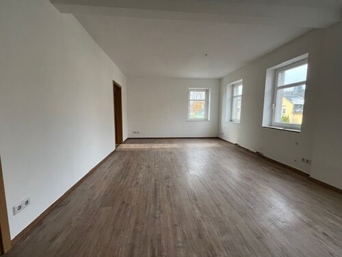 Wohnzimmer - 3 Zimmer Etagenwohnung zur Miete in Claußnitz
