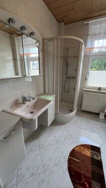 Bad mit Dusche im 1.OG - 