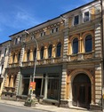 Hausansicht vor Sanierung - 3 Zimmer Etagenwohnung zur Miete in Falkenstein