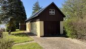 Nebengebäude mit Garage und Werkstatt - 