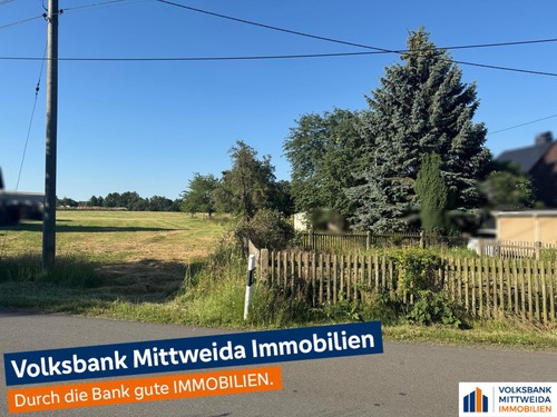 Grundstücksansicht mit dem kleinen Bauerngarten - Grundstück in Rossau
