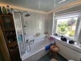 Badezimmer mit Duschwanne 1.OG - 