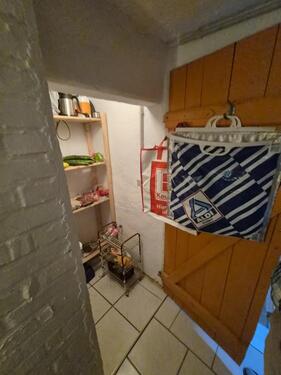 Abstellkammer unter der Treppe - 