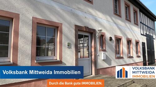 Hauseingang - Willkommen in unseren liebevoll sanierten Büroräumen im Herzen von Altmittweida!