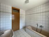 Bad mit Platz für Dusche - 