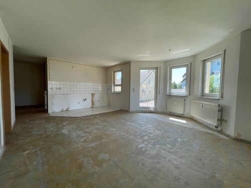 Wohnen mit offener Küche und Balkon - Etagenwohnung mit 72,10 m&sup2; in Thermalbad Wiesenbad zum Kaufen