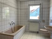 Badezimmer mit Fenster - 
