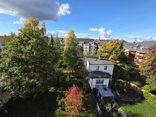 Ausblick vom Balkon/ Loggia - 2 Zimmer Dachgeschoßwohnung zur Miete in Chemnitz