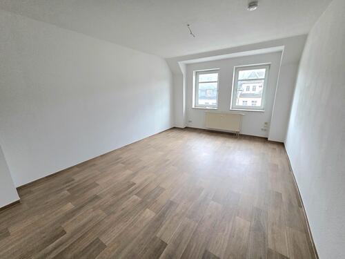Wohnzimmer - Dachgeschoßwohnung mit 60,97 m² in Chemnitz zur Miete