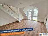 Wohnzimmer - Moderne Maisonette‑Wohnung mit Galerie & TG‑Stellplatz in Altchemnitz!