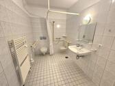 zweites Bad mit Dusche - 