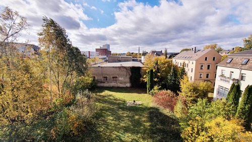 Ausblick Wohnzimmer - Dachgeschoßwohnung mit 66,80 m&sup2; in Chemnitz zur Miete