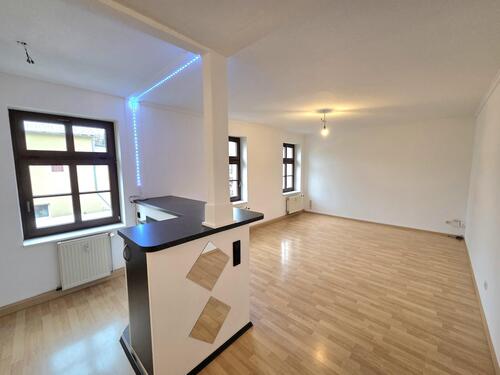 offene Küche mit Tresen - 1 Zimmer Etagenwohnung zur Miete in Chemnitz