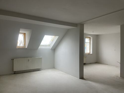 Wohnen mit Küchenbereich - 4 Zimmer Dachgeschoßwohnung zur Miete in Falkenstein