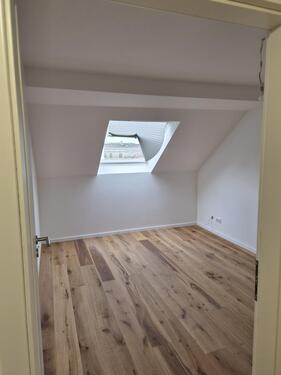 Zimmer 1 - 4 Zimmer Dachgeschoßwohnung in Falkenstein