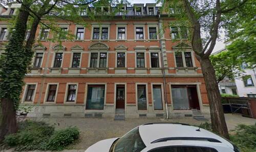 Hausansicht - Straßenseite - 3 Zimmer Dachgeschoßwohnung zum Kaufen in Dresden