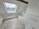 ...und Badewanne - 3 Zimmer Dachgeschoßwohnung zur Miete in Chemnitz