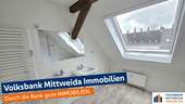 Tageslichtbad mit Doppelwaschtisch... - Gemütliche 3-Zimmer-Dachgeschosswohnung mit Sichtbalken in Chemnitz-Hilbersdorf!