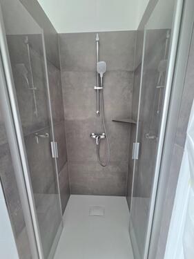 ...und Dusche - 4 Zimmer Etagenwohnung in Mittweida
