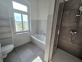 ...Badewanne - 4 Zimmer Etagenwohnung zur Miete in Mittweida