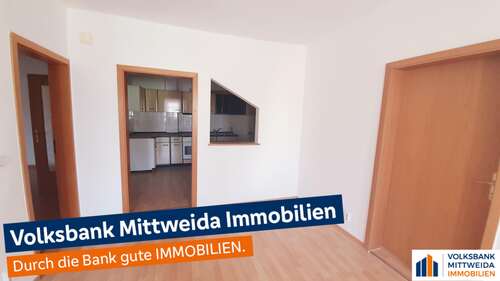 Wohnzimmer - WG geeignet-3-Zimmer-Wohnung mit Einbauküche in zentraler Lage von Mittweida