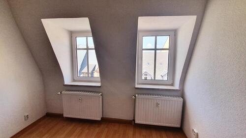 Wohnzimmer - 3 Zimmer Dachgeschoßwohnung zur Miete in Mittweida
