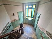 Treppenhaus mit Wand- und Deckenbemalung - 