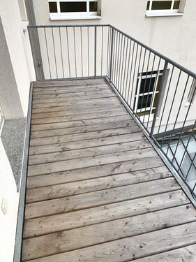 großer Balkon - 