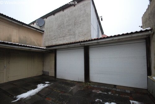 Gebäude 2 hinten Garage - 