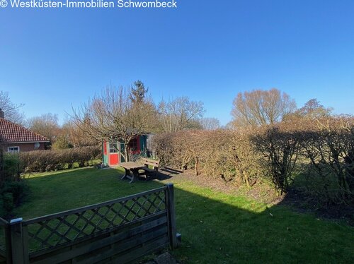 Garten mit Gartenhaus - 