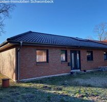 Bungalow u. Resthof, auf einem schönen Grundstück in Dorfrandlage! - Hohn