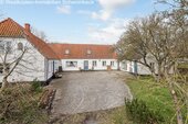Aussenansicht Hofseite - 9 Zimmer Bauernhaus, Landhaus zum Kaufen in Ærøskøbing