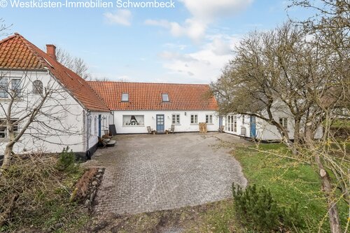 Aussenansicht Hofseite - 9 Zimmer Bauernhaus, Landhaus zum Kaufen in Ærøskøbing