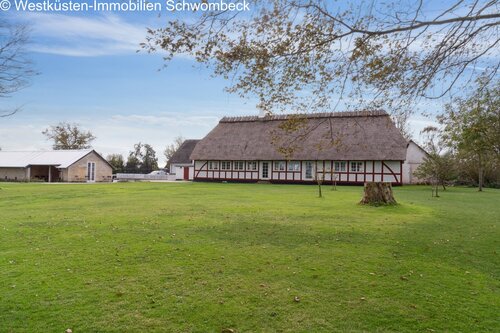 Charmantes Fachwerkensemble mit authentischer Architektur und parkähnlichem Grundstück - 
