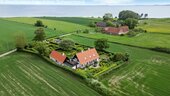 Idyllische Lage mit Blick auf das Wasser - Ihr privates Refugium im Grünen - 7 Zimmer Bauernhaus, Landhaus in Søby Ærø