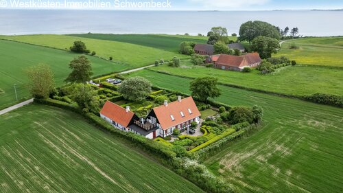 Idyllische Lage mit Blick auf das Wasser - Ihr privates Refugium im Grünen - 7 Zimmer Bauernhaus, Landhaus in Søby Ærø