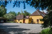 Charmantes Landhaus mit Carport und gepflastertem Innenhof - 6 Zimmer Bauernhaus, Landhaus zum Kaufen in Marstal