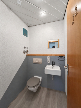 WC - 