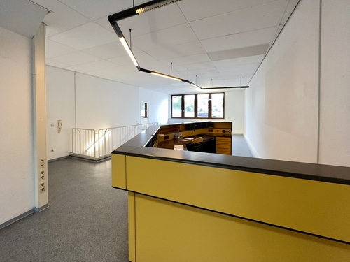 Raum 1 Obergeschoss - Blick v. Theke - Gewerbeobjekt (Büro, Produktion, Verkauf) in Senden zur Miete