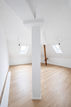 Zimmer Nr. 3 Bild 2 - 1 Zimmer Dachgeschoßwohnung in Ulm