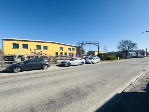 Blick Halle 3 Zufahrt 1 - 