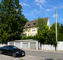 ab sofort verfügbar - Sanierungsbedürftige 3,5-Zimmer-Wohnung mit Ausbaupotenzial im Dachgeschoss - Ulm