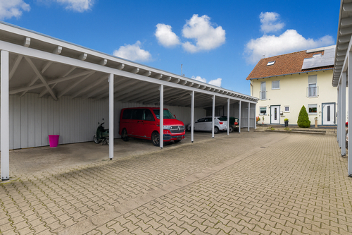 Parkplatz unter Carport - 